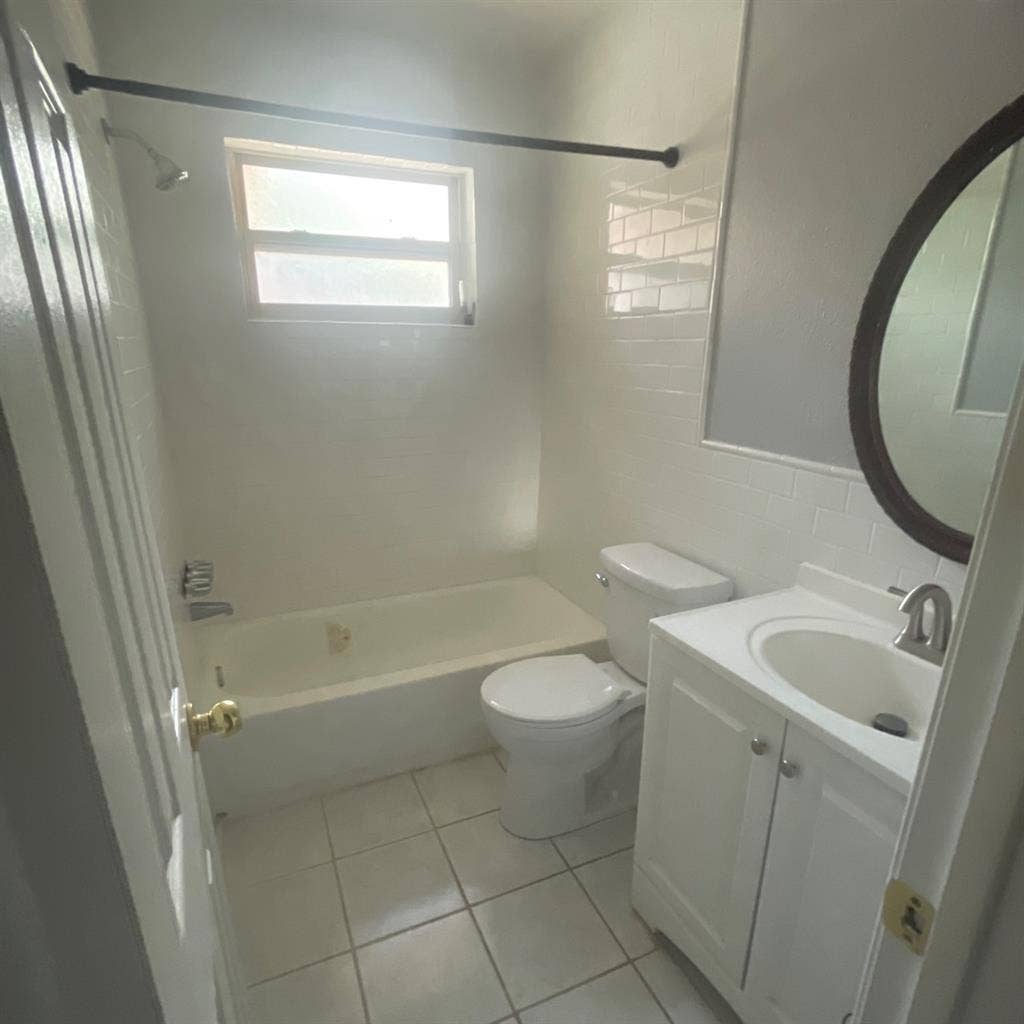 Looking for a roommate