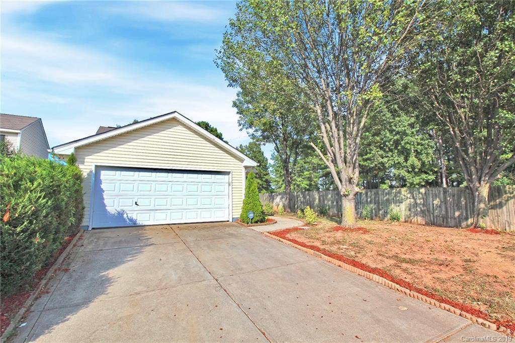 3 BR in Charlotte