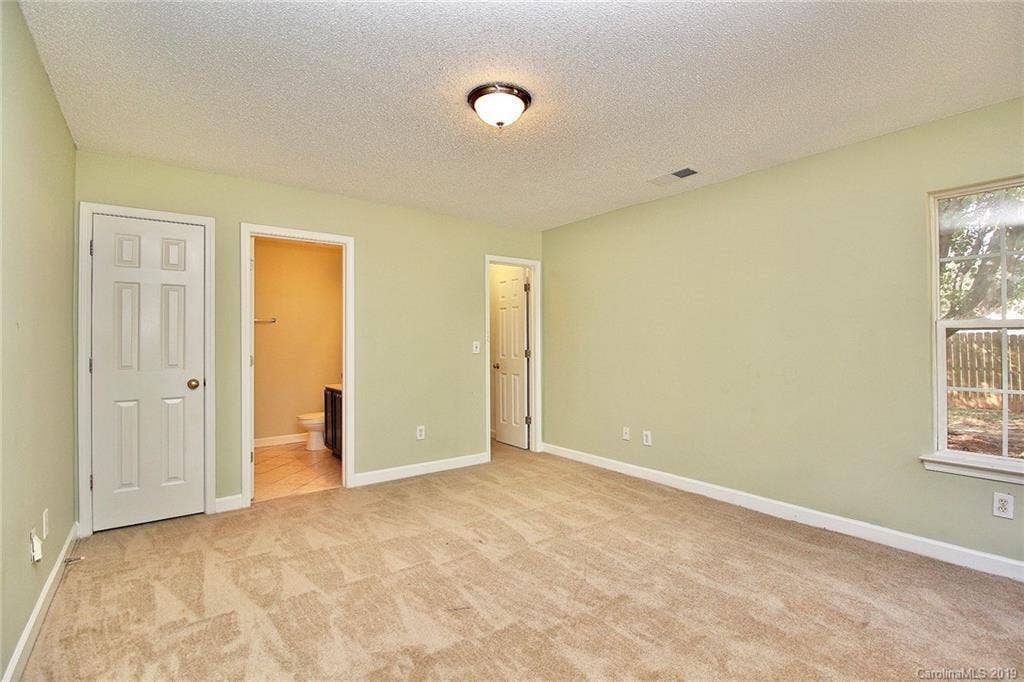 3 BR in Charlotte