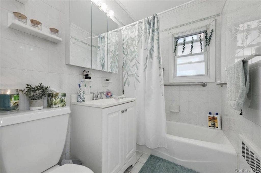 Roommate wanted