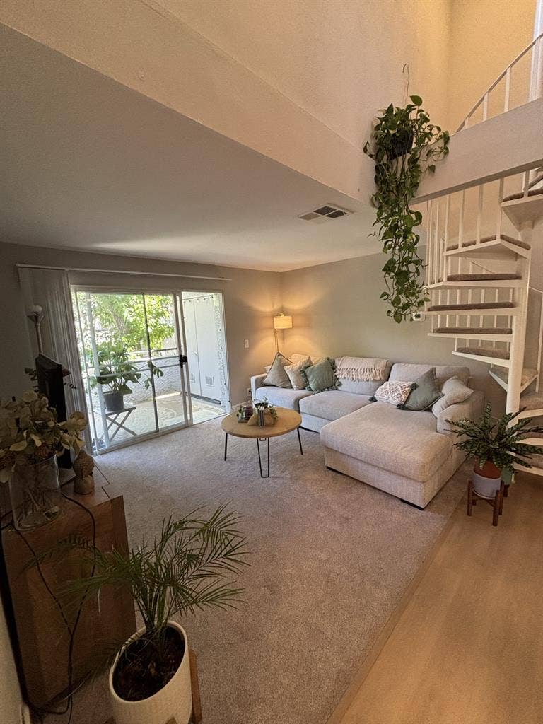 Seeking Housemate to Takeover Lease