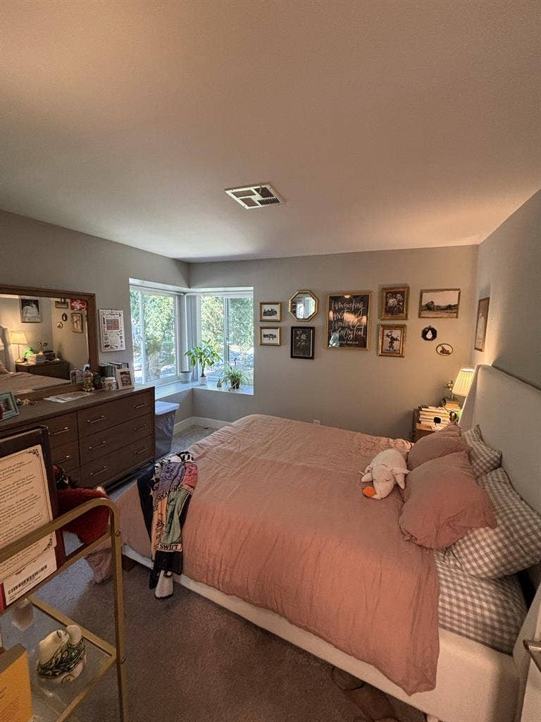 Seeking Housemate to Takeover Lease
