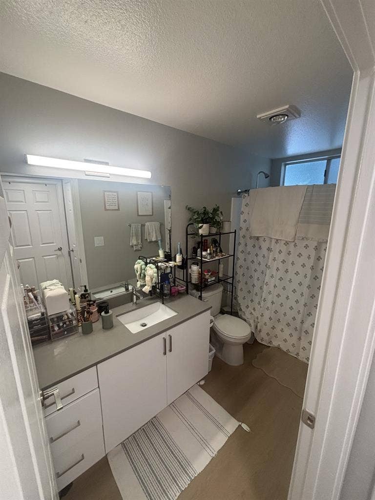 Seeking Housemate to Takeover Lease