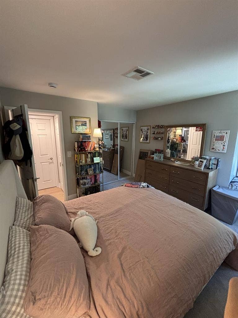 Seeking Housemate to Takeover Lease