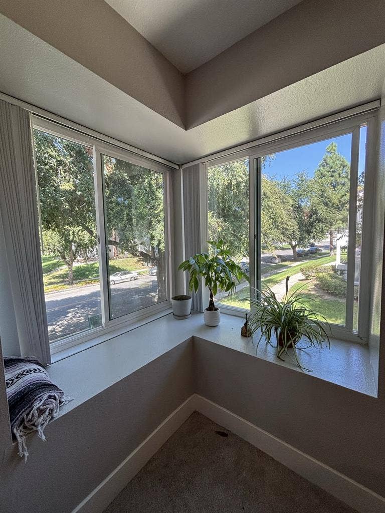 Seeking Housemate to Takeover Lease