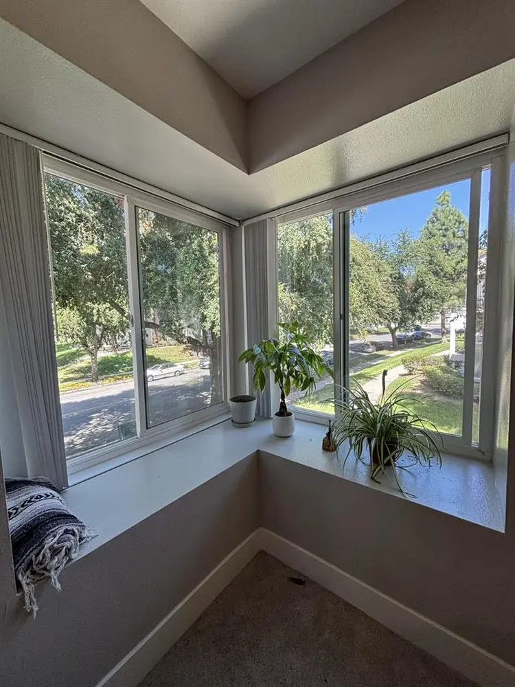 Seeking Housemate to Takeover Lease