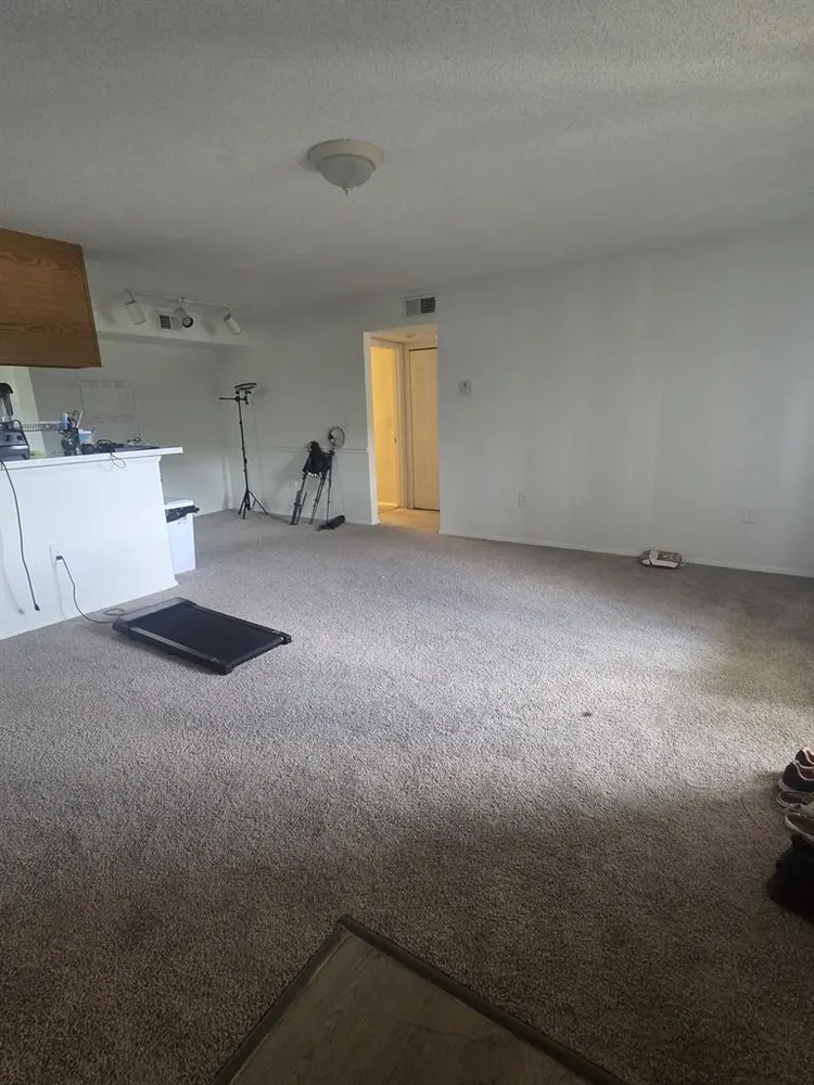 Need responsible roommate urgent