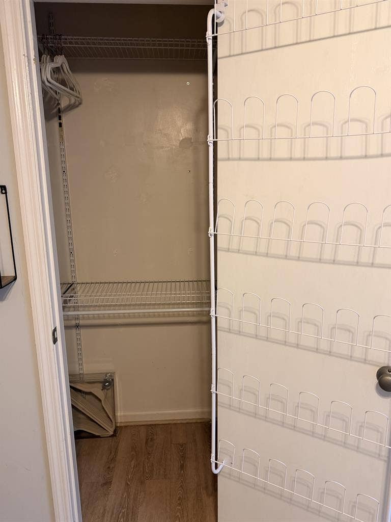 Room for rent in west Ashley house!