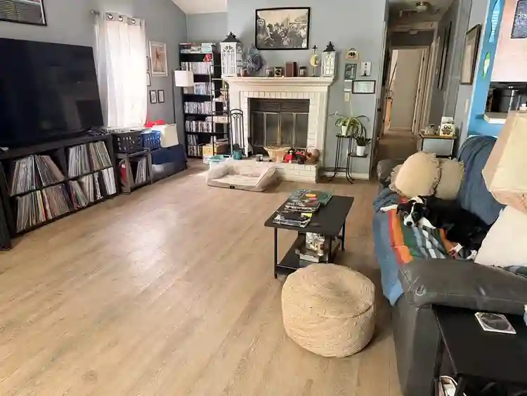Room for rent in west Ashley house!