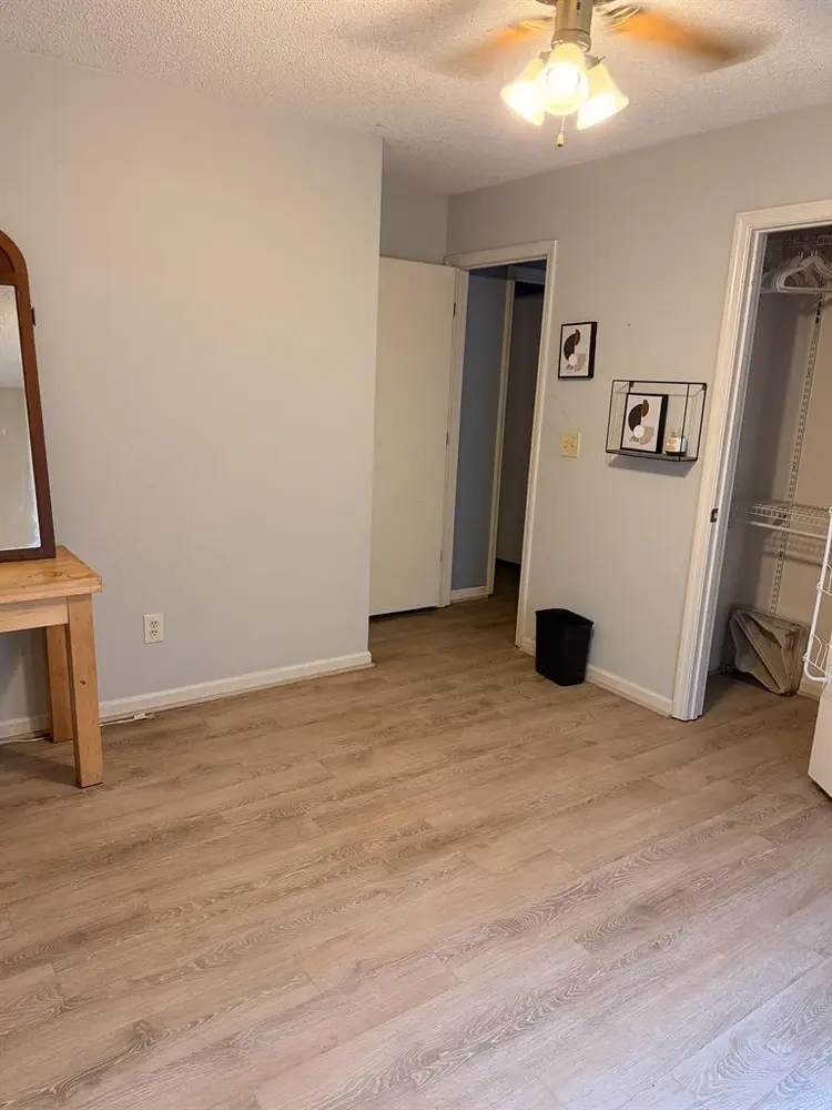 Room for rent in west Ashley house!