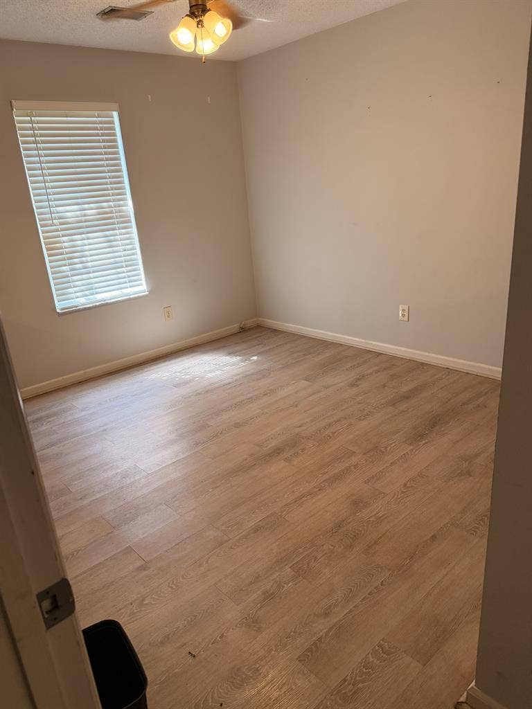 Room for rent in west Ashley house!