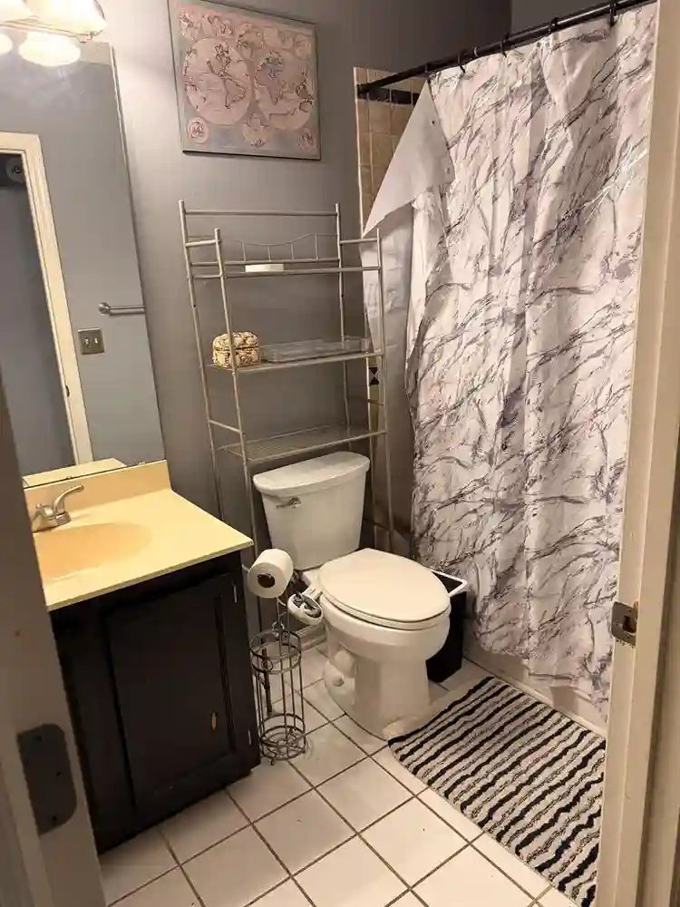 Room for rent in west Ashley house!