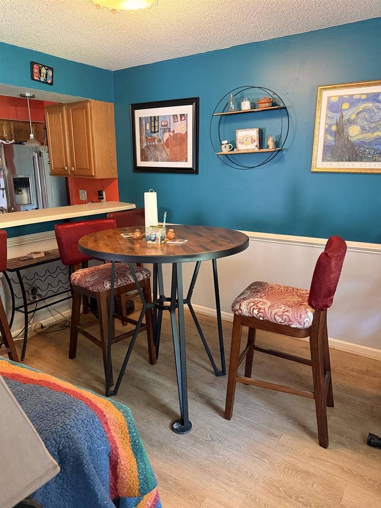 Room for rent in west Ashley house!