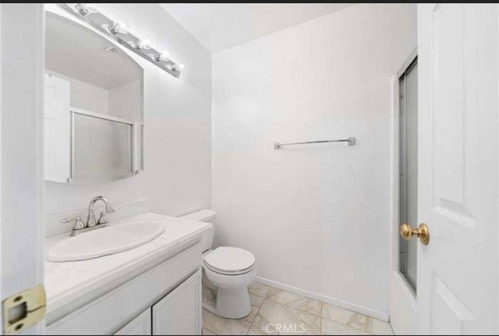 Room for rent (female preferably)
