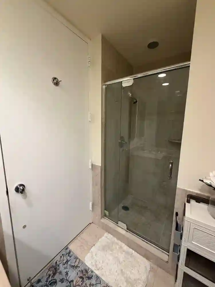 Spare Bedroom W/ Private Bath UES