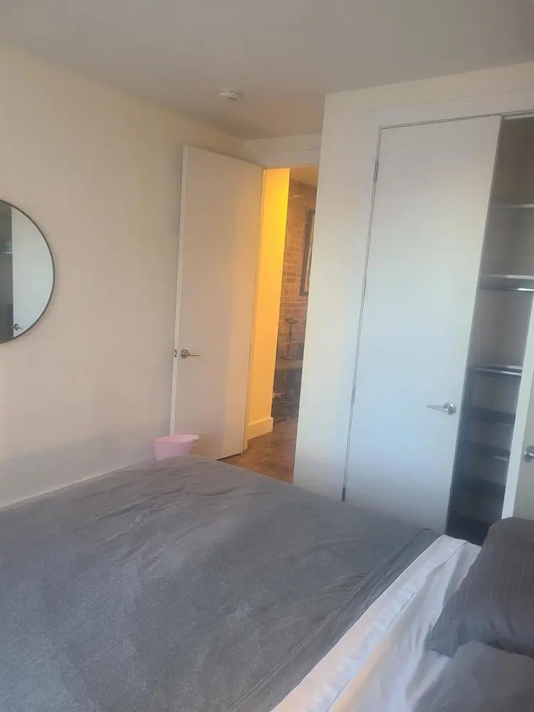 2 Large rooms 11'x13' Great Light!