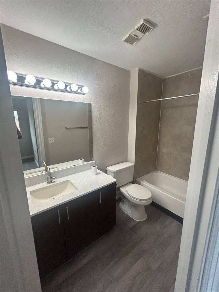 Private room with en-suite bath