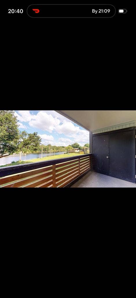 2b/2.5ba townhouse on the river