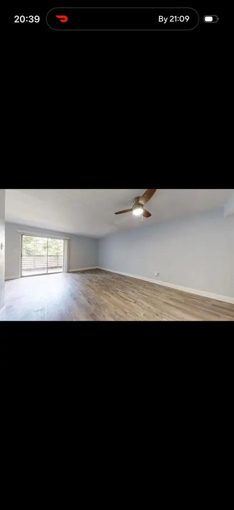 2b/2.5ba townhouse on the river