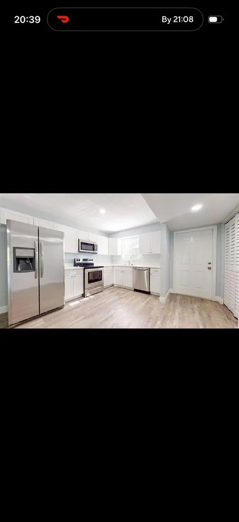 2b/2.5ba townhouse on the river
