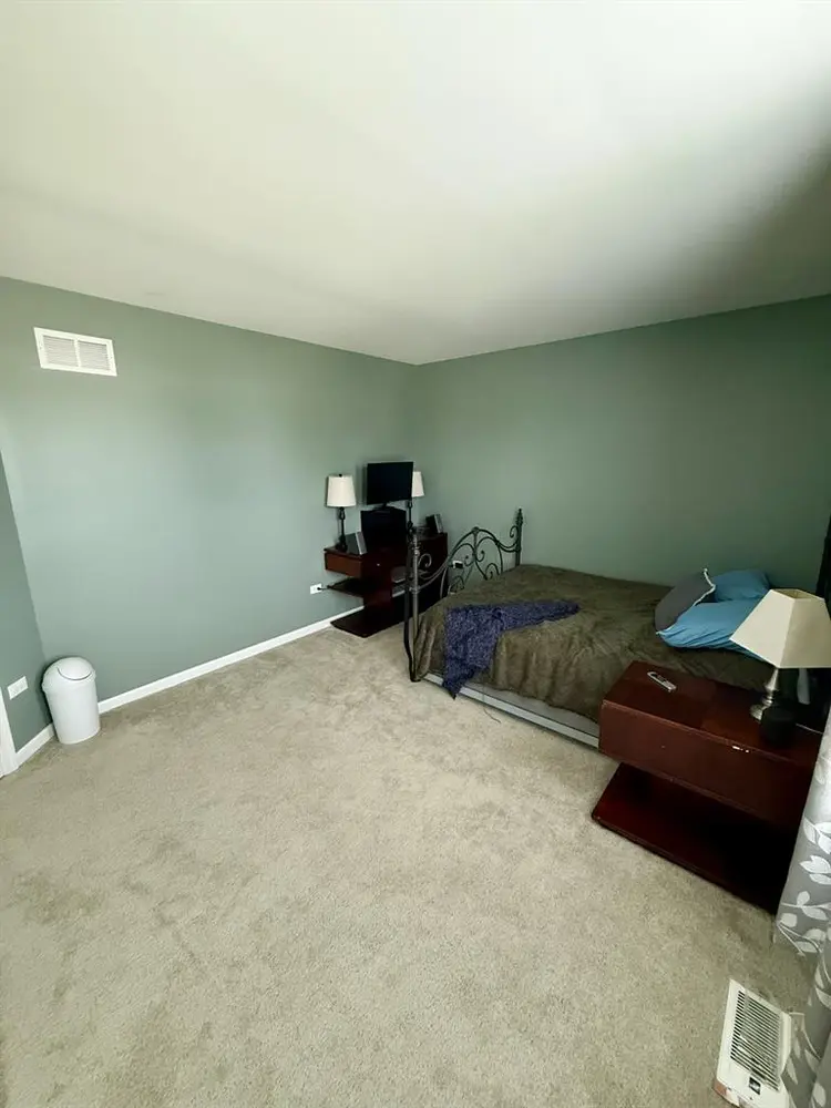 Newer Construction /Room For Rent