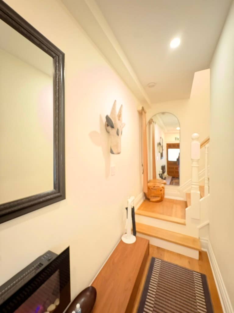 Seeking clean, friendly roomate