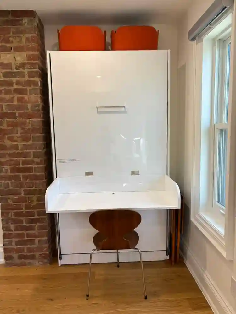 Seeking clean, friendly roomate