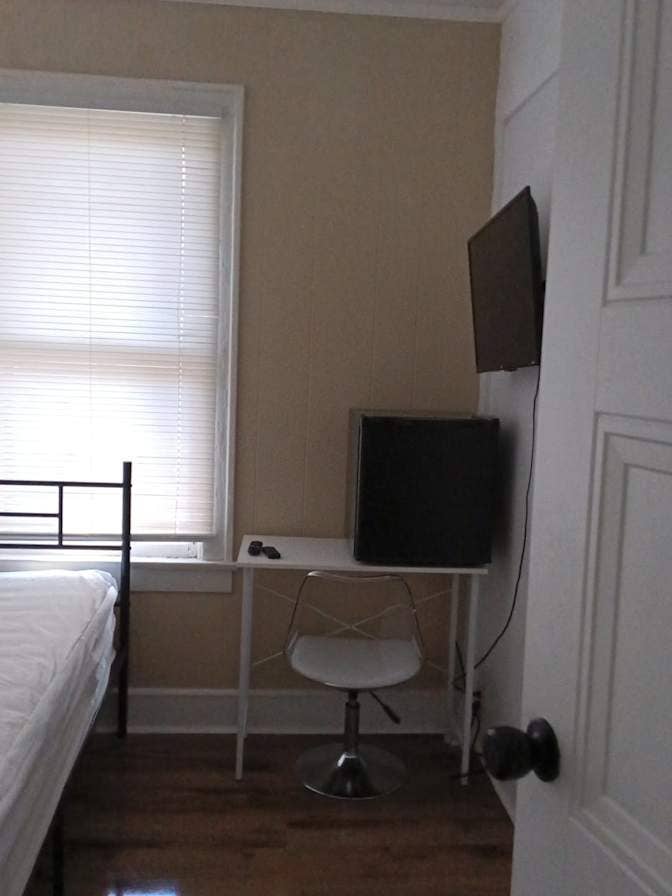 FURNISHED PRIVATE ROOM FOR RENT