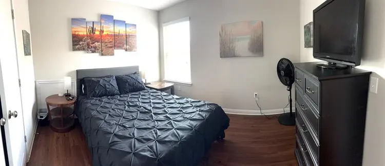 2 PRIVATE ROOMS + 2 PRIVATE BATHS