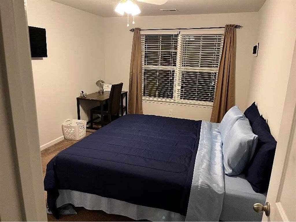 Large private room in Wescott