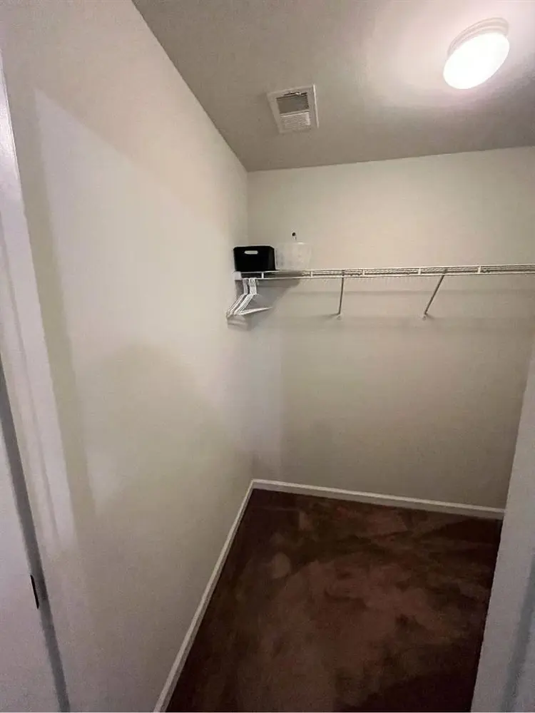 Large private room in Wescott