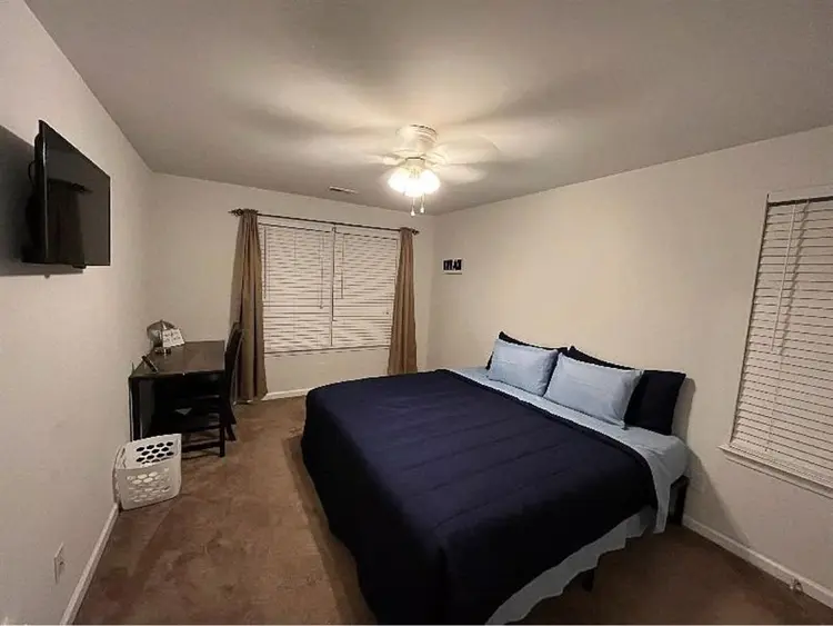Large private room in Wescott