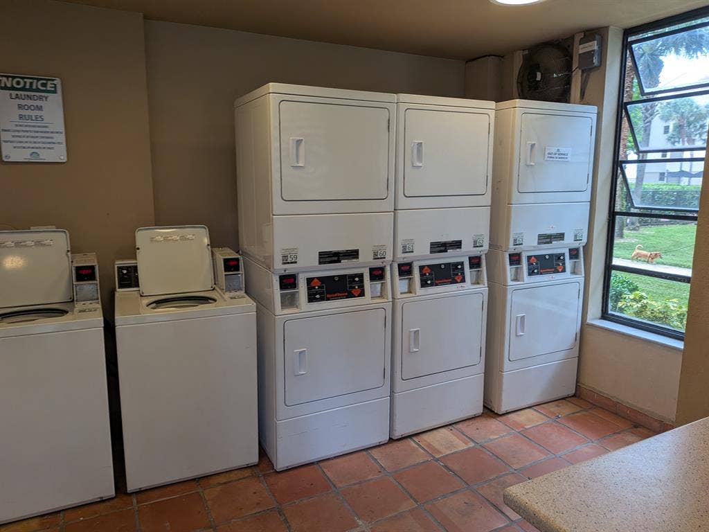 Private room avail in Miami lakes