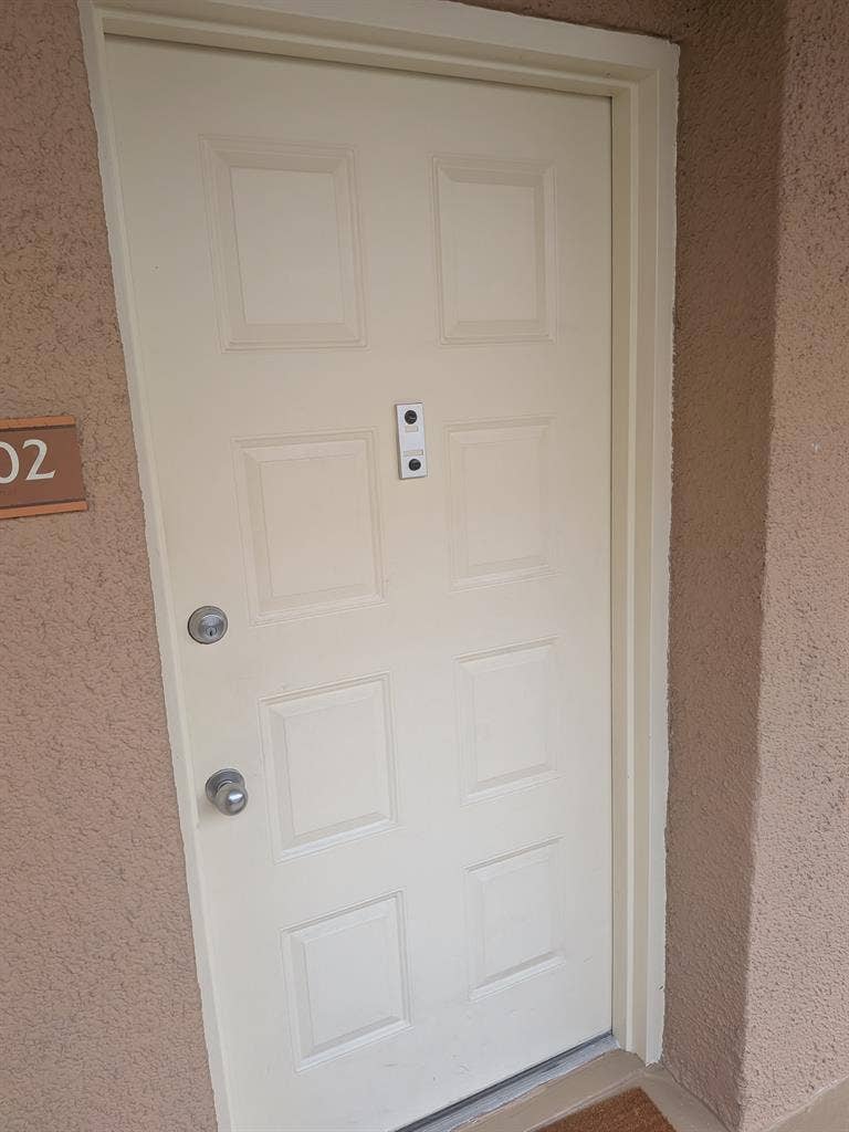 Private room avail in Miami lakes