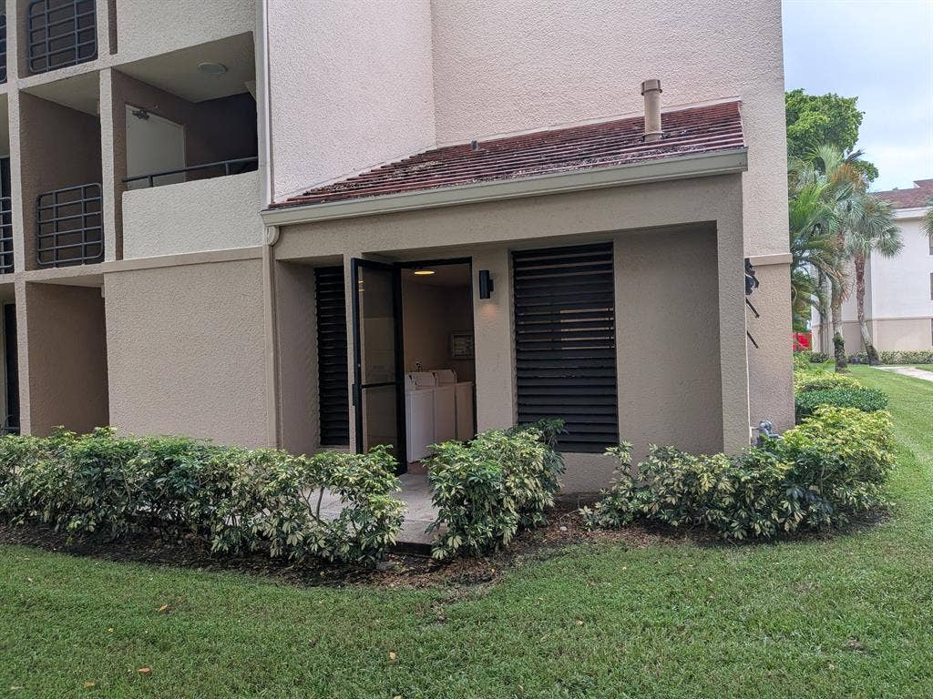 Private room avail in Miami lakes
