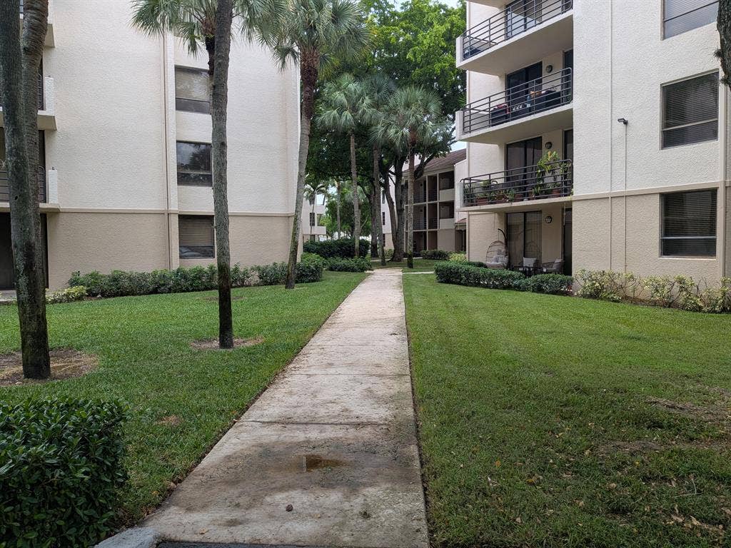 Private room avail in Miami lakes