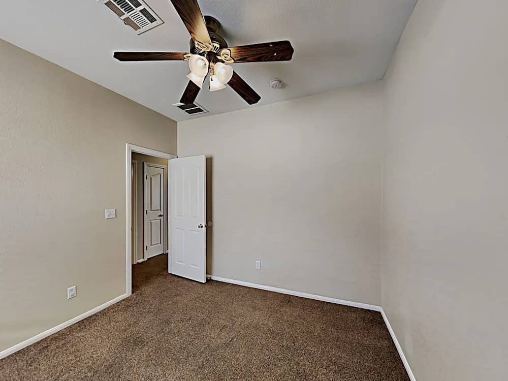 Room Ready To Rent In Vegas