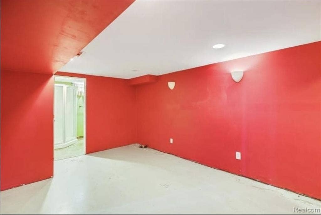 Master bedroom for rent