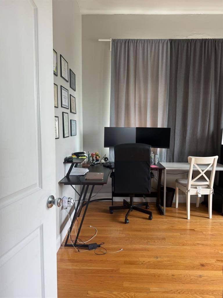 Private room Available near UMB