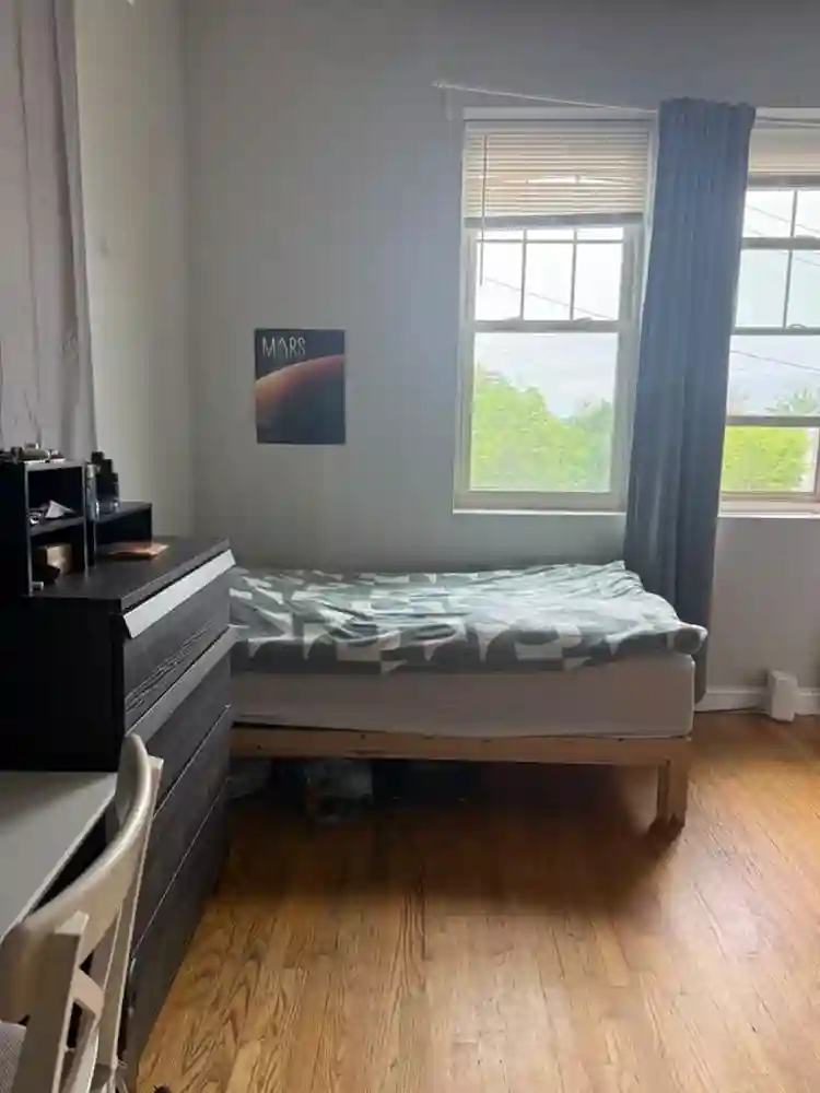 Private room Available near UMB