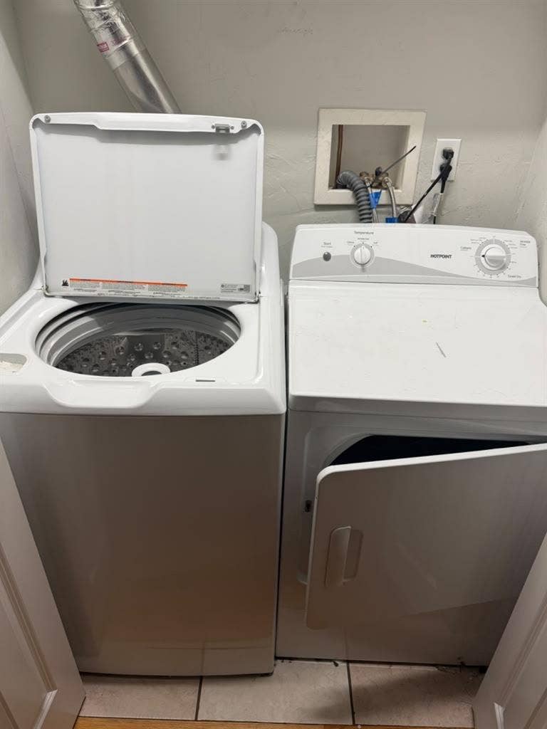 Private room Available near UMB