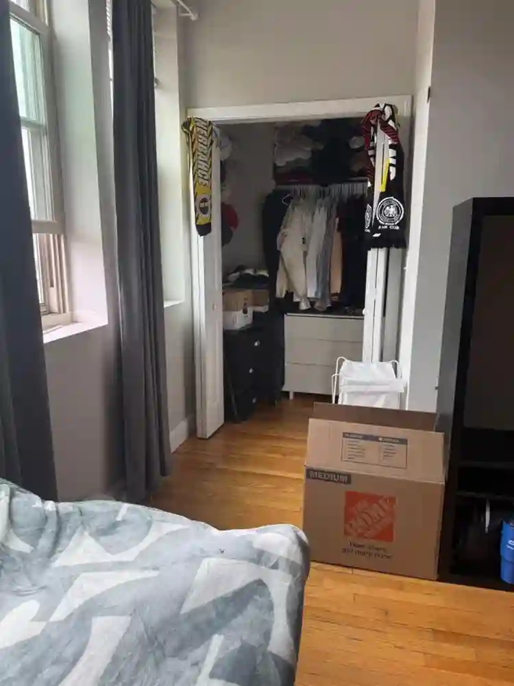 Private room Available near UMB