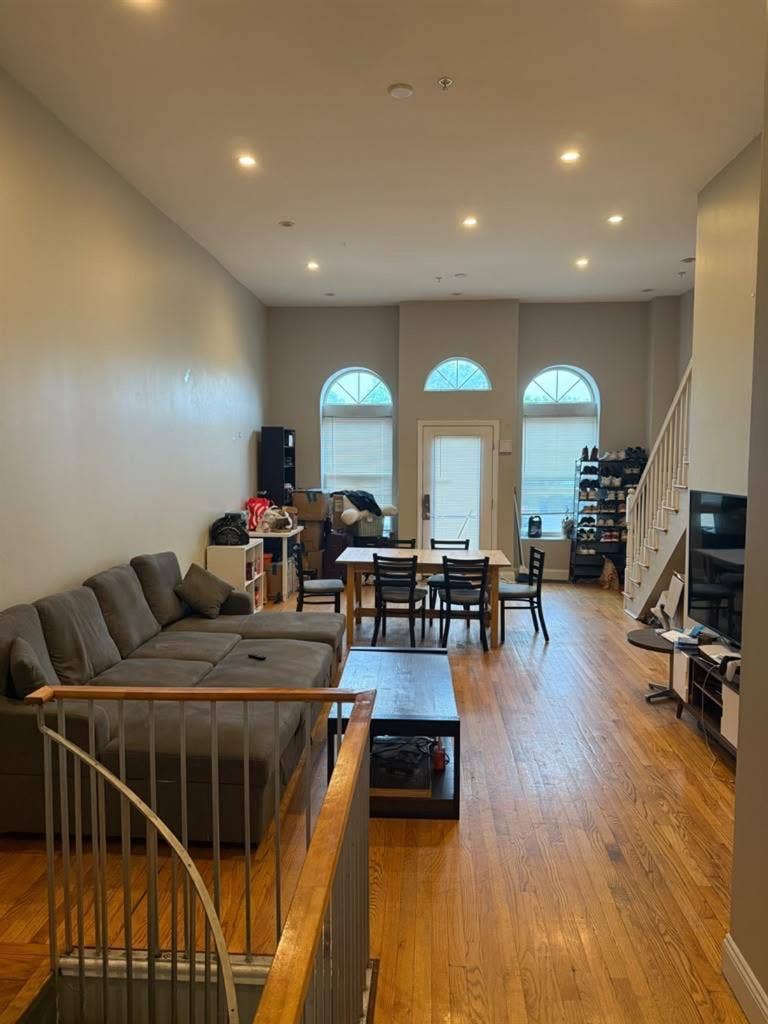 Private room Available near UMB
