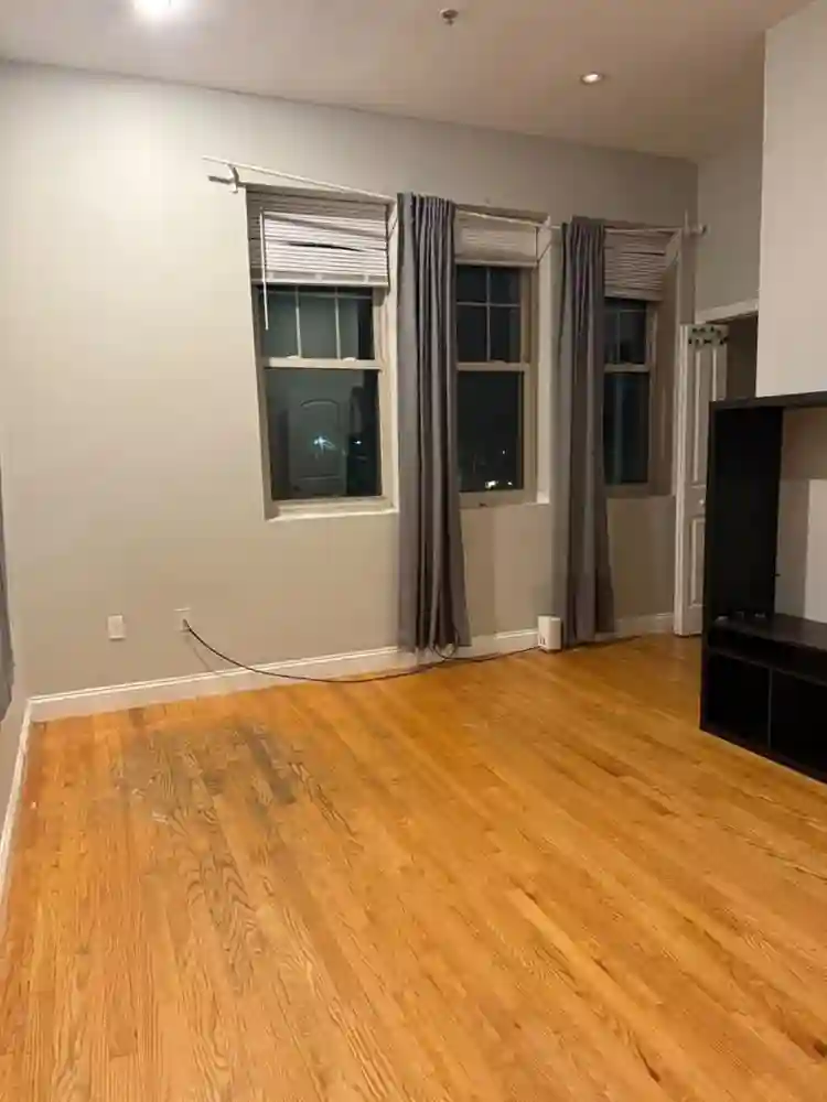 Private room Available near UMB