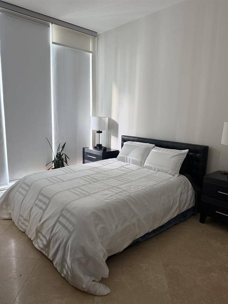 Brickell high rise & High ceilings