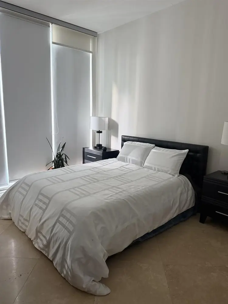 Brickell high rise & High ceilings