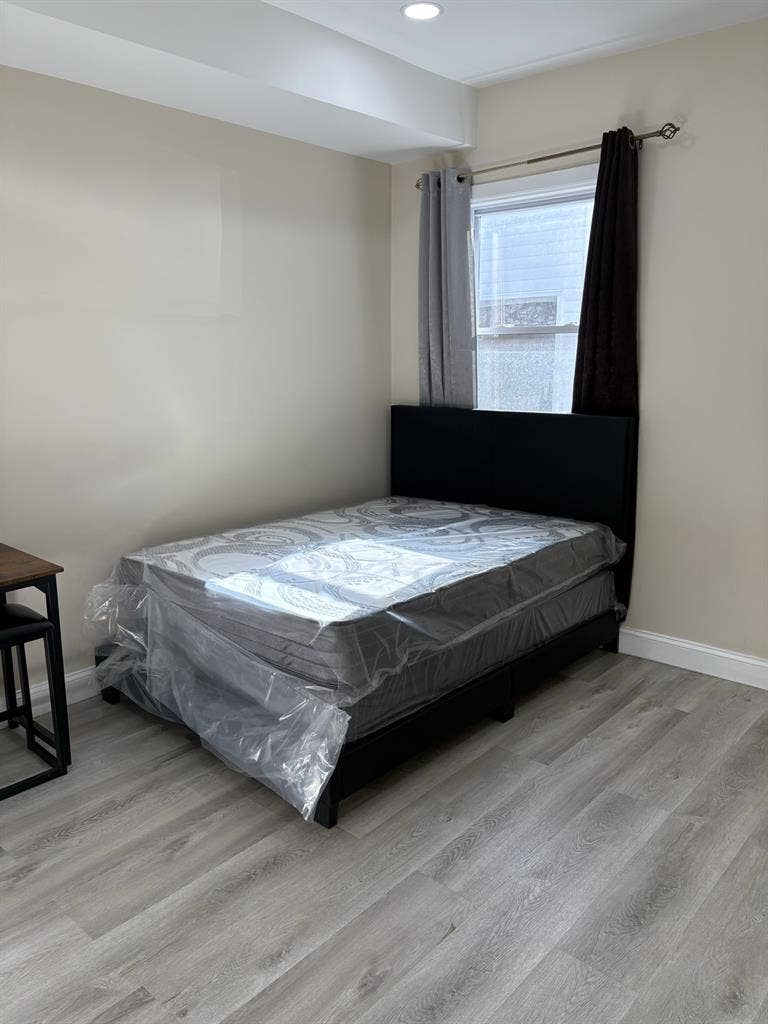 A large and furnished room NJ