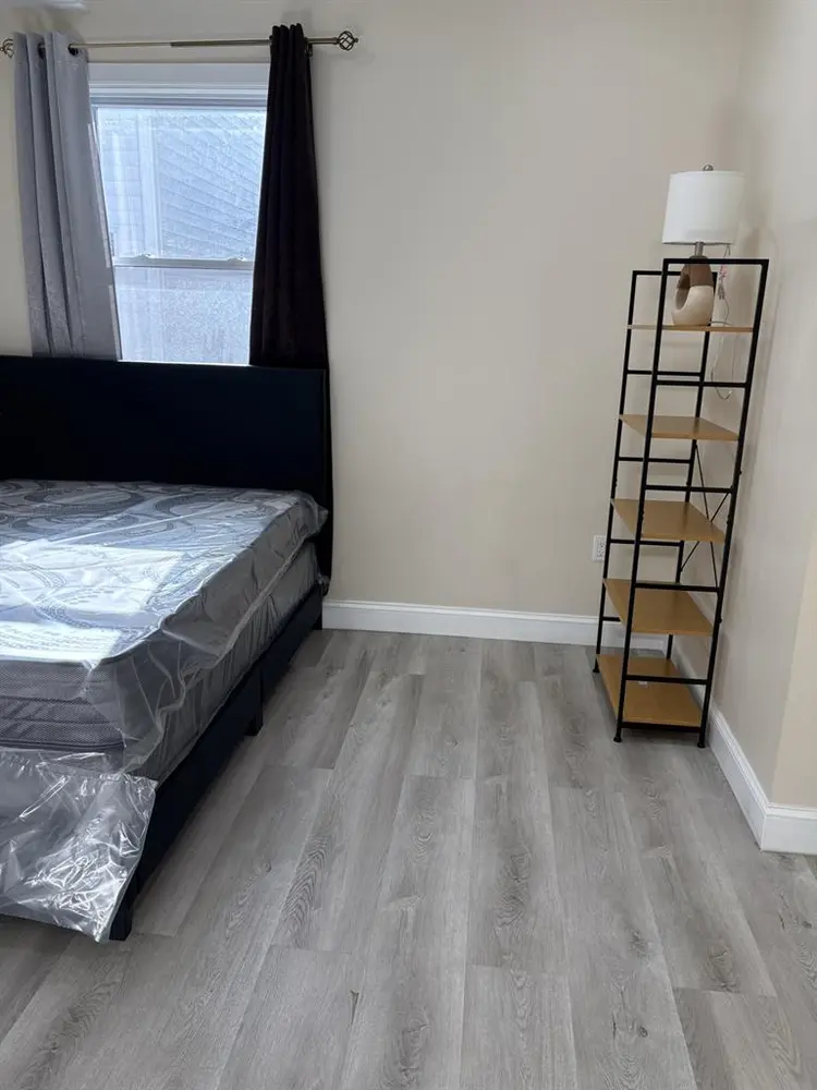 A large Furnished room NJ