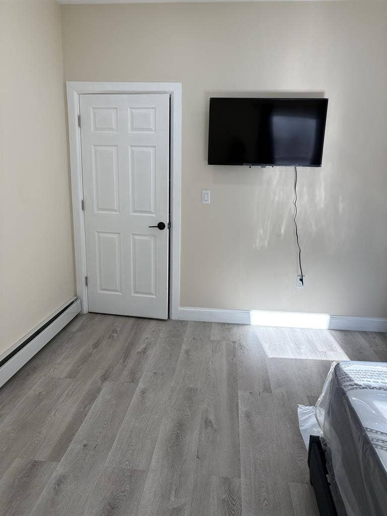 A large and furnished room NJ