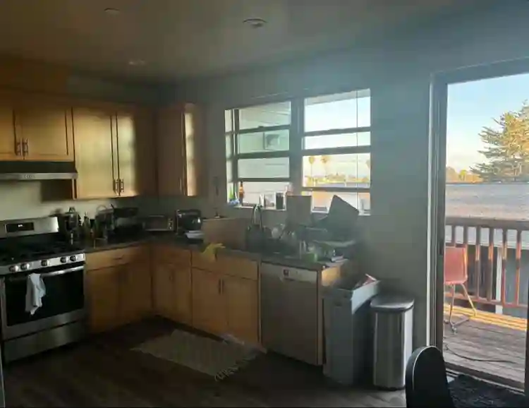 Need a roommate!!